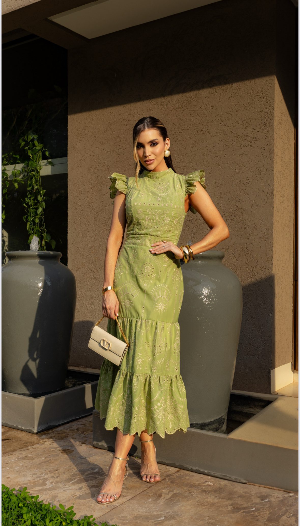 Vestido Midi Bordado com Babados - Imagem 2